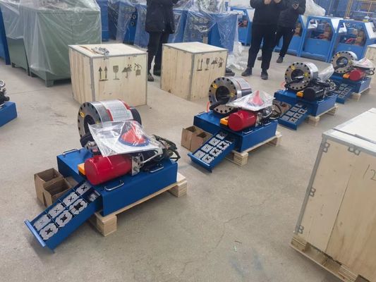 Un buen precio. línea de aire de la máquina 6-51m m de la manguera de alta presión de 12v que prensa 24v arrugador de la manguera en línea