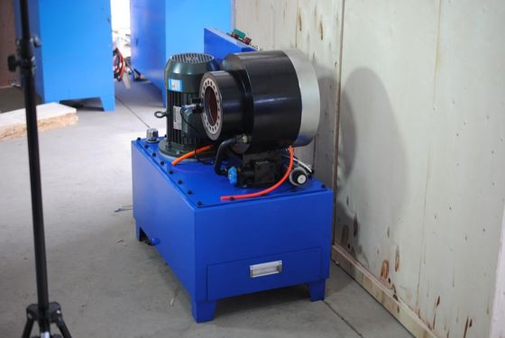 Un buen precio. macho de estampar hidráulico de la manguera de la pulgada de la máquina 1/4-2 de la manguera de 5l que prensa DX68 en línea
