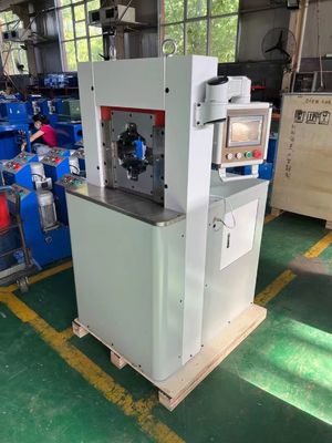 Máquina de acoplamiento de mangueras de 1000*800*1630 mm con sistema de control PLC para acoplamiento único