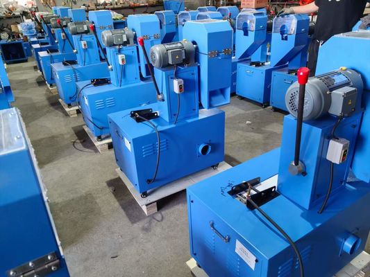 Máquina de corte de mangueras de caucho de 850*600*1200mm para programas de formación de apoyo y servicios