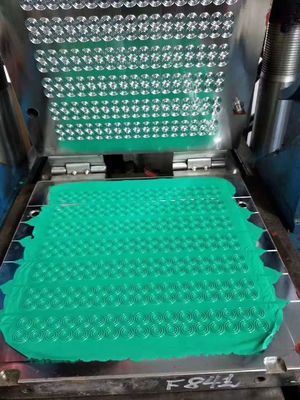 Un buen precio. Color verde NBR/FKM/FFKM Anillos de caucho OEM/ODM Moldeado por compresión con buena resistencia al aceite 16-30 N/mm Resistencia al desgarro en línea