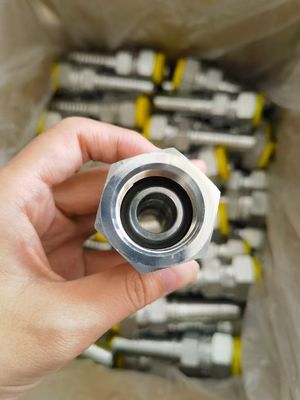 Estándares de acero carbono Accesorios de manguera hidráulica Tubo de aceite grande Accesorios de línea de freno de acero