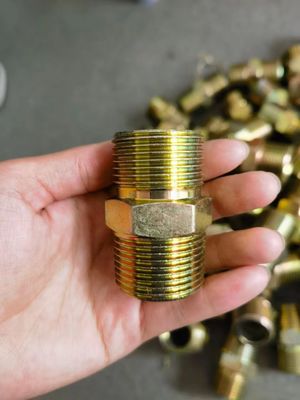 Un buen precio. Elevadora de forks de acero al carbono Reutilizable Adaptador de rosca personalizado / Accesorios de manguera hidráulica Accesorios de manguera hidráulica en línea