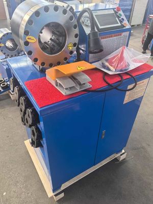 Sistema de control PLC 2 pulgadas de alto modelo de color azul 10 Dies Máquina de acoplamiento de manguera hidráulica con 600T de fuerza de acoplamiento