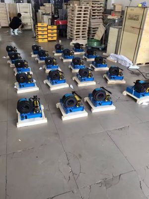 Un buen precio. 320*380*280mm 1 pulgadas 7 Dies Máquina manual de trituración de manguera Fácil operación y mantenimiento / triturador de manguera en línea