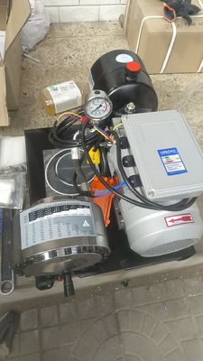 Un buen precio. 2.2 KW Motor 220V Máquina hidráulica de trituración de mangueras con rango de trituración de 1 pulgada para mangueras de 6-25 mm en línea