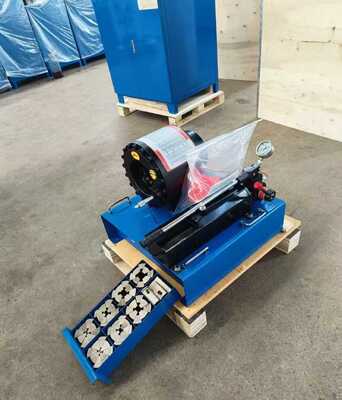 Máquina prensadora de mangueras manual 600T de alta eficiencia de color azul de 2 pulgadas con rango de prensado de 6-51 mm y 10 troqueles intercambiables para aplicaciones hidráulicas