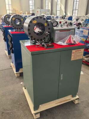 Un buen precio. Máquina engastadora de mangueras de goma de 2 pulgadas y 600 toneladas de fuerza de presión, modelo superior, color verde, voltaje 220v/380v con rango de 6-51 mm y 10 troqueles intercambiables en línea