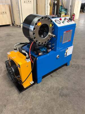 Engarzadora de manguera hidráulica eléctrica de color azul DX68 de 2 pulgadas con enfriador evaporativo para producción en masa Mayor capacidad 6-51 mm Precisión de 10 troqueles y eficiencia de 200 piezas por hora