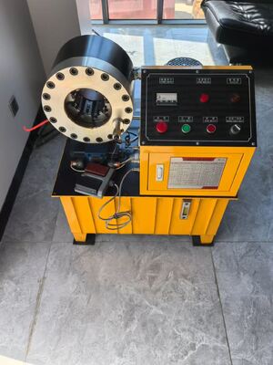 Máquina prensadora de mangueras hidráulicas de color amarillo con diseño especial y 10 troqueles de 2 pulgadas con presión de bomba de aceite de 31,5 Mpa, opciones de voltaje de 220 v/240 v/380 v/415 v y potencia de motor de 3 KW/4 KW