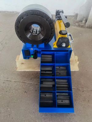 Un buen precio. 1/4 a 2 impulsión hidráulica manual de la batería del arrugador 24v de la manguera 12v de la máquina de la manguera manual de la pulgada que prensa en línea