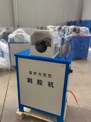 Un buen precio. Peladura hidráulica de la manguera 1500pcs/H de la herramienta de la manguera de goma automática de China que raspa en línea
