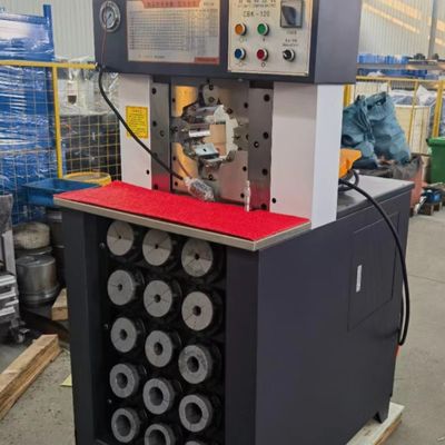 Un buen precio. CBK-120 máquina que prensa de la manguera hidráulica de 3 pulgadas 6 capas riegan para el dispositivo en línea