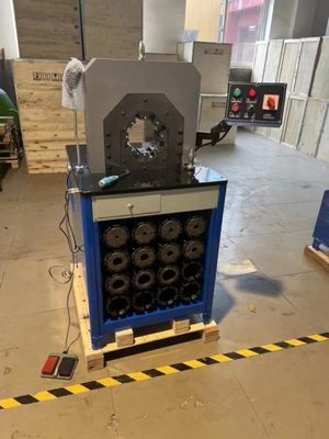 Presión del sistema 31.5MPa y Super delgada AC manguera máquina de encrucijado por 1500T fuerza de encrucijado