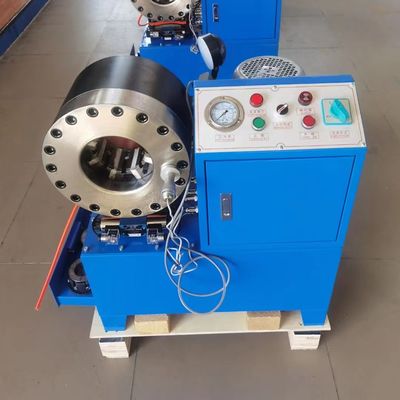 Un buen precio. 10L Volumen de salida DX68 Máquina de compresión de manguera con presión de la bomba de aceite de 31,5Mpa en línea