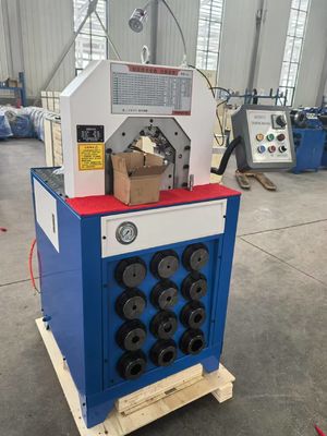 Un buen precio. Sistema de control de botón de 2 pulgadas 5.5kw/7.5kw 300 piezas/h con cambios rápidos de moldes Herramientas Máquina de acoplamiento de manguera hidráulica en línea
