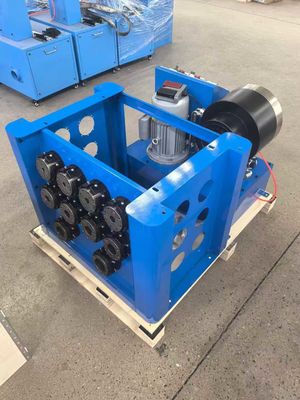 Un buen precio. 2 pulgadas y 1,5 pulgadas de color azul portátil de manguera hidráulica máquina de recorte con bastidor y cambio rápido de herramientas de molde 6-38mm manguera swager en línea