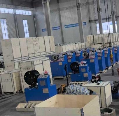 Hidráulico 3 pulgadas y 4 pulgadas Eléctrico Modelo más corto Sistema de botones de color azul Máquina de trenzado de manguera trenzada industrial 3kw Estructura compacta