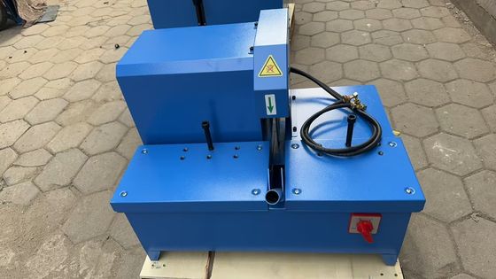 Un buen precio. Máquina de corte de tubería de manguera de goma de 12 voltios 6-51 mm Máquina de corte de manguera de tubo de silicona de mano en línea