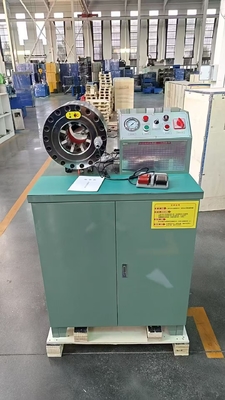 Un buen precio. Máquina de recortar mangueras de caucho de 600T 6-51mm 220V-415V en línea
