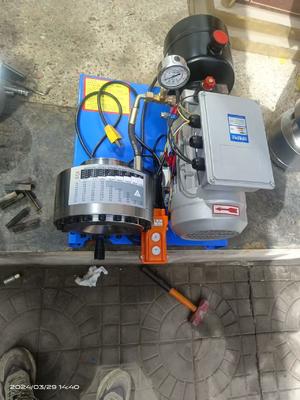 Un buen precio. 220V 7 DIES Máquina de enrging de manguera hidráulica con un rango de enrging de 1 pulgada para mangueras de 6-25 mm en línea