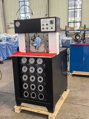 Un buen precio. Máquina de crimpado de mangueras hidráulicas con control por botón, rango de crimpado de 6-76 mm y apertura máxima de 165 mm en línea