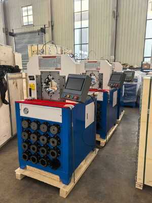 Un buen precio. 3 pulgadas de manguera hidráulica máquina con sistema de control PLC 6-76 mm de rango de acoplamiento y 15 matas intercambiables en línea