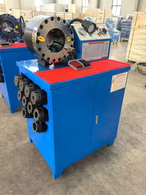 Máquina eléctrica de trituración de manguera de caucho de 600T con alcance de 6-51 mm y 10 matrices intercambiables para trituradora de manguera hidráulica