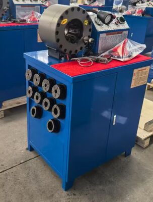 Un buen precio. Máquina engastadora de mangueras de goma Blue Electric 600T con fuerza de engaste, rango de 6-51 mm y 10 troqueles intercambiables en línea