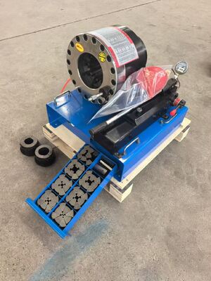 Un buen precio. Máquina de trituración manual de manguera de alta eficiencia de 600T con rango de trituración de 6-51 mm y 10 matrices intercambiables para aplicaciones hidráulicas en línea