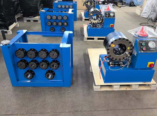 Un buen precio. 2 pulgadas de rango de recorte hasta 64mm 2,5 pulgadas de rango de recorte Máquina de recorte de manguera hidráulica Sistema de control de algodón con herramienta de molde de cambio rápido y estante y 10 matrices intercambiables en línea